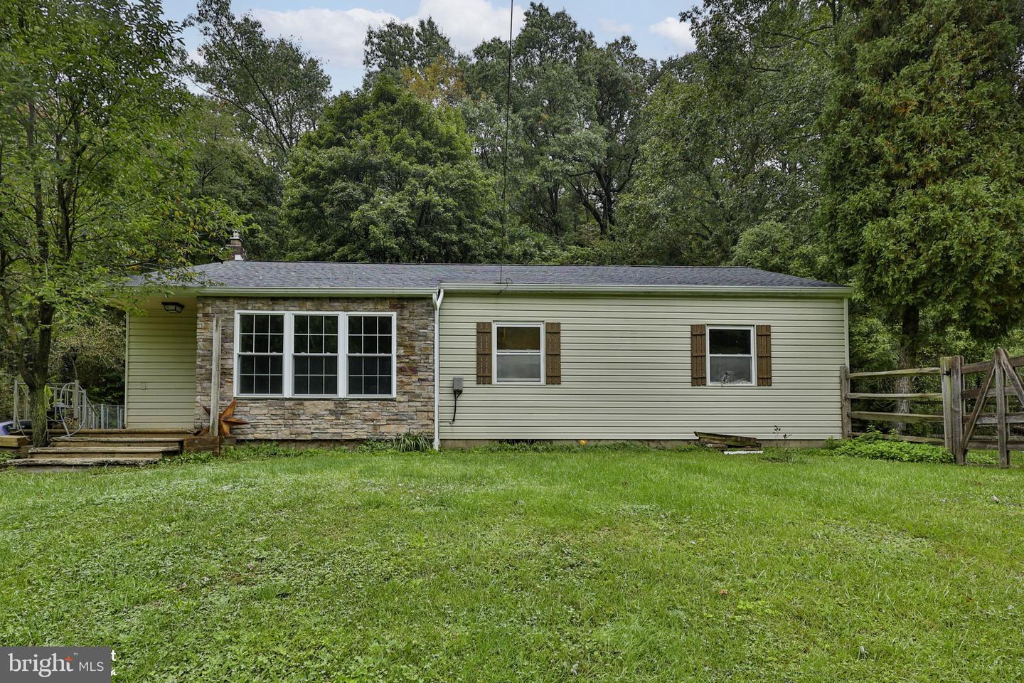 2865 Hemlock St Property Photo 6