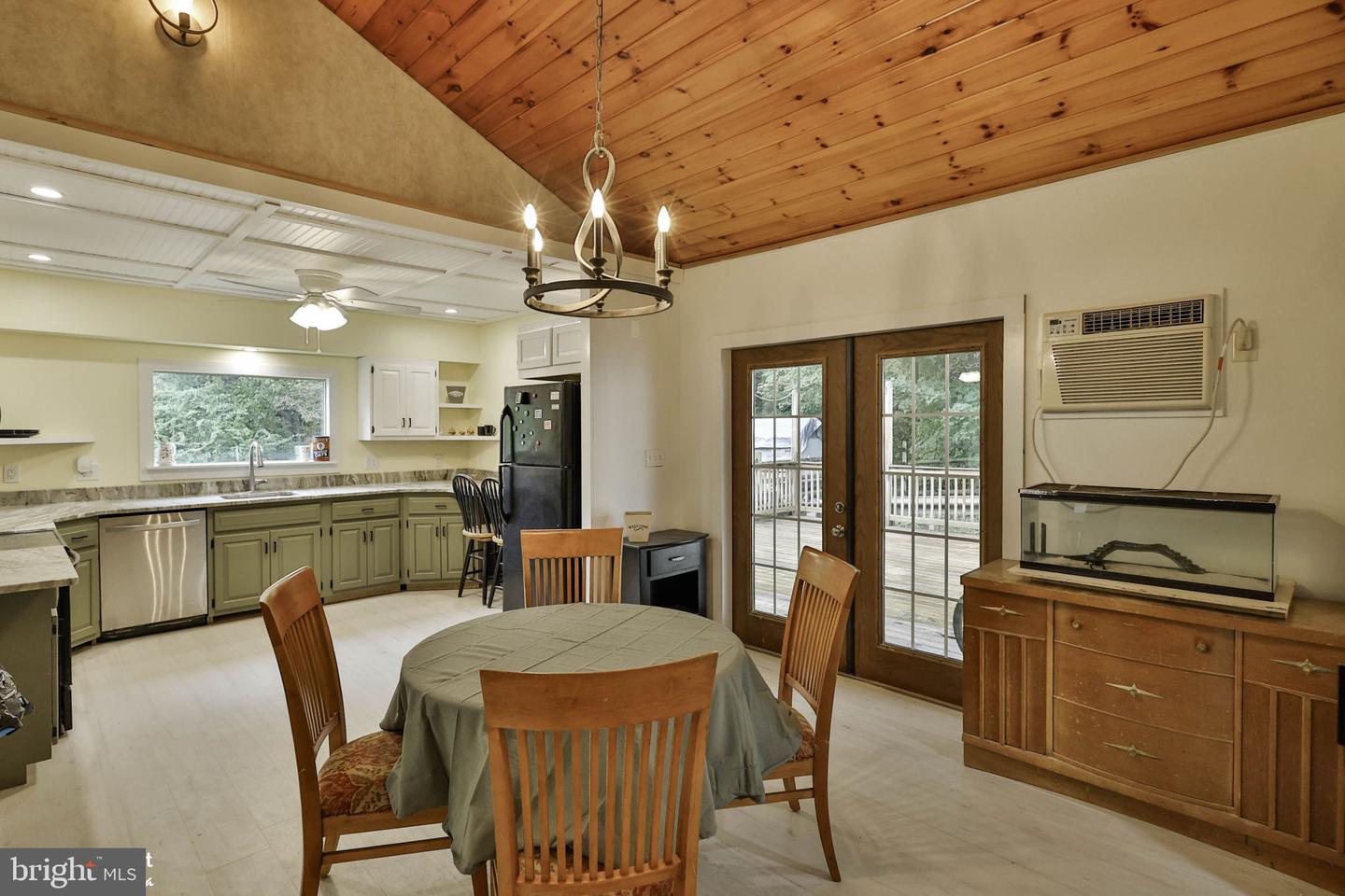 2865 Hemlock St Property Photo 21