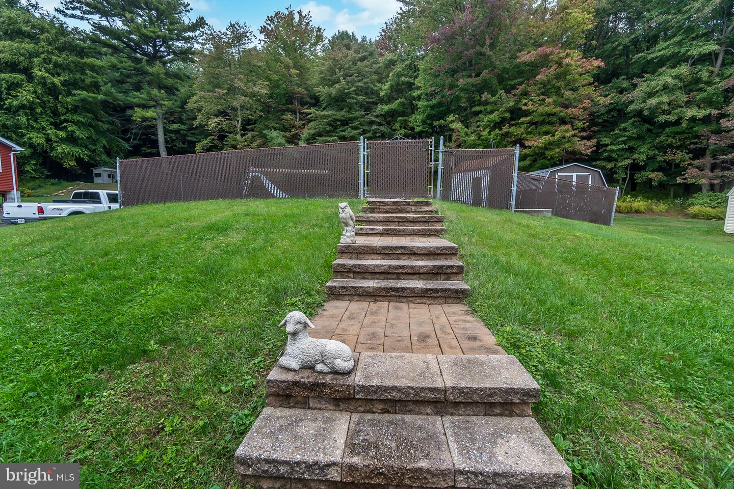 416 Briar St Property Photo 10