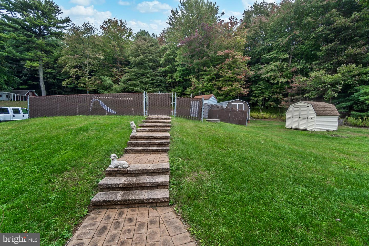 416 Briar St Property Photo 11