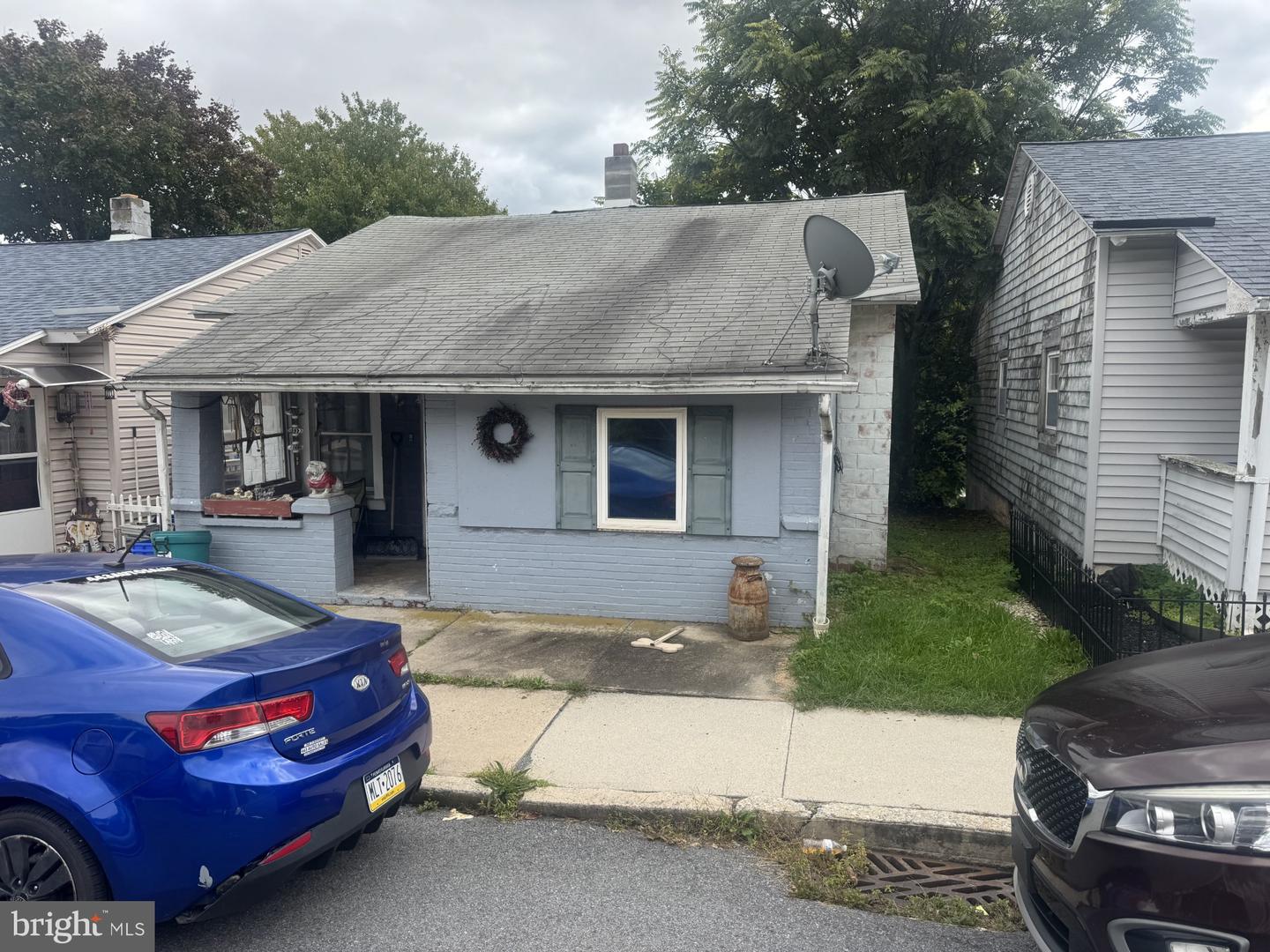 932 Edgemont Ave Property Photo 1