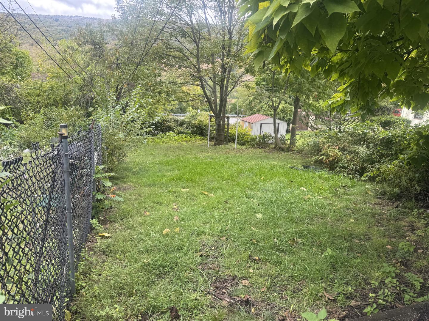 932 Edgemont Ave Property Photo 3