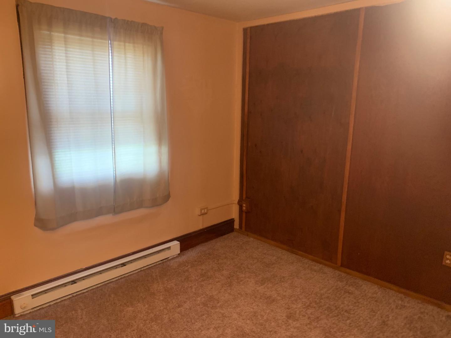 421 E Railroad St Property Photo 20