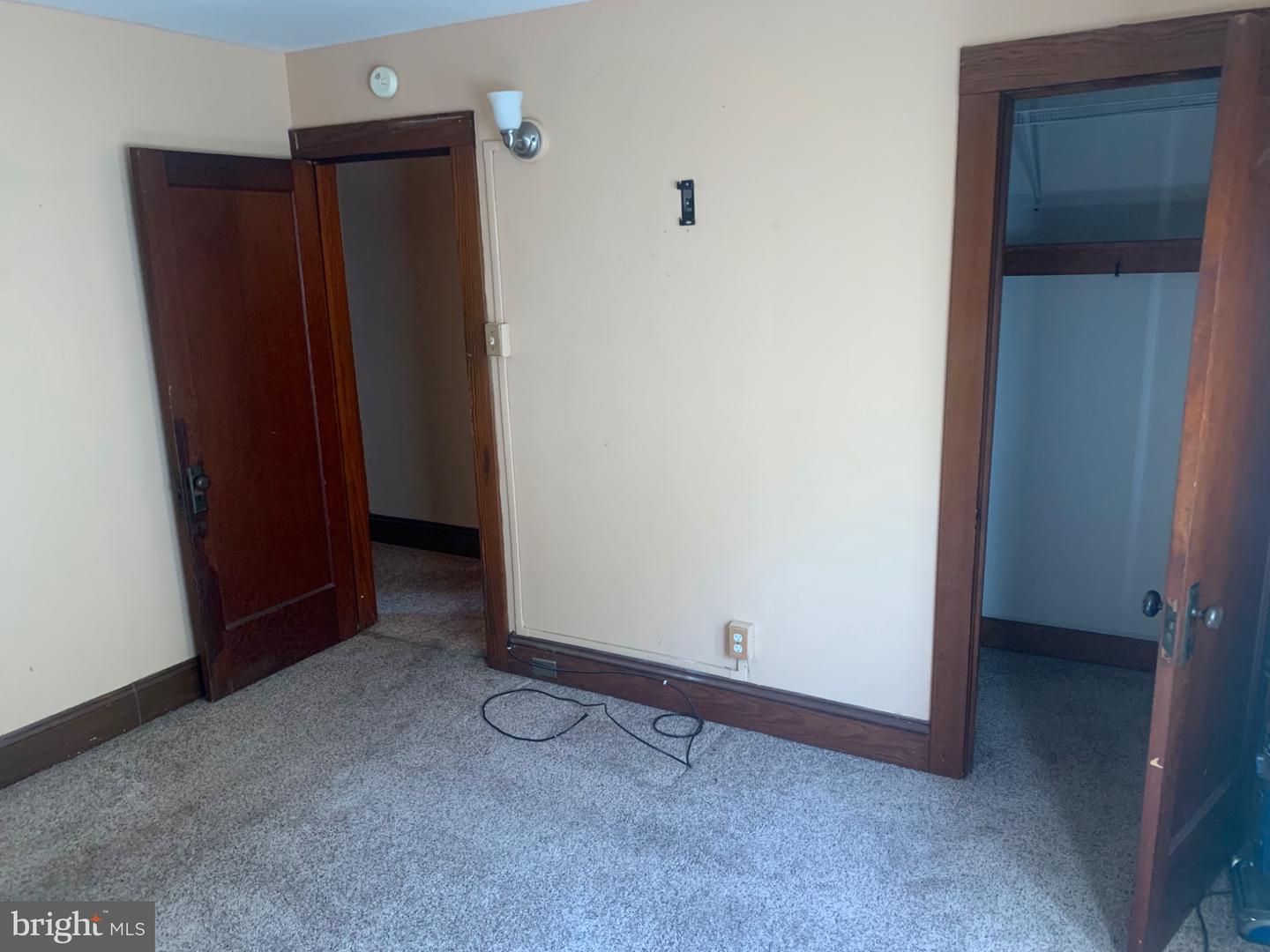 421 E Railroad St Property Photo 23
