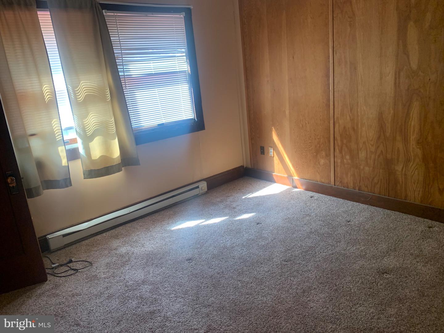 421 E Railroad St Property Photo 25