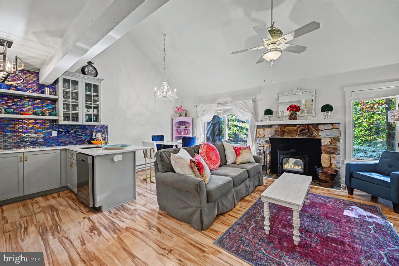 29 Snow Shoe Property Photo 7