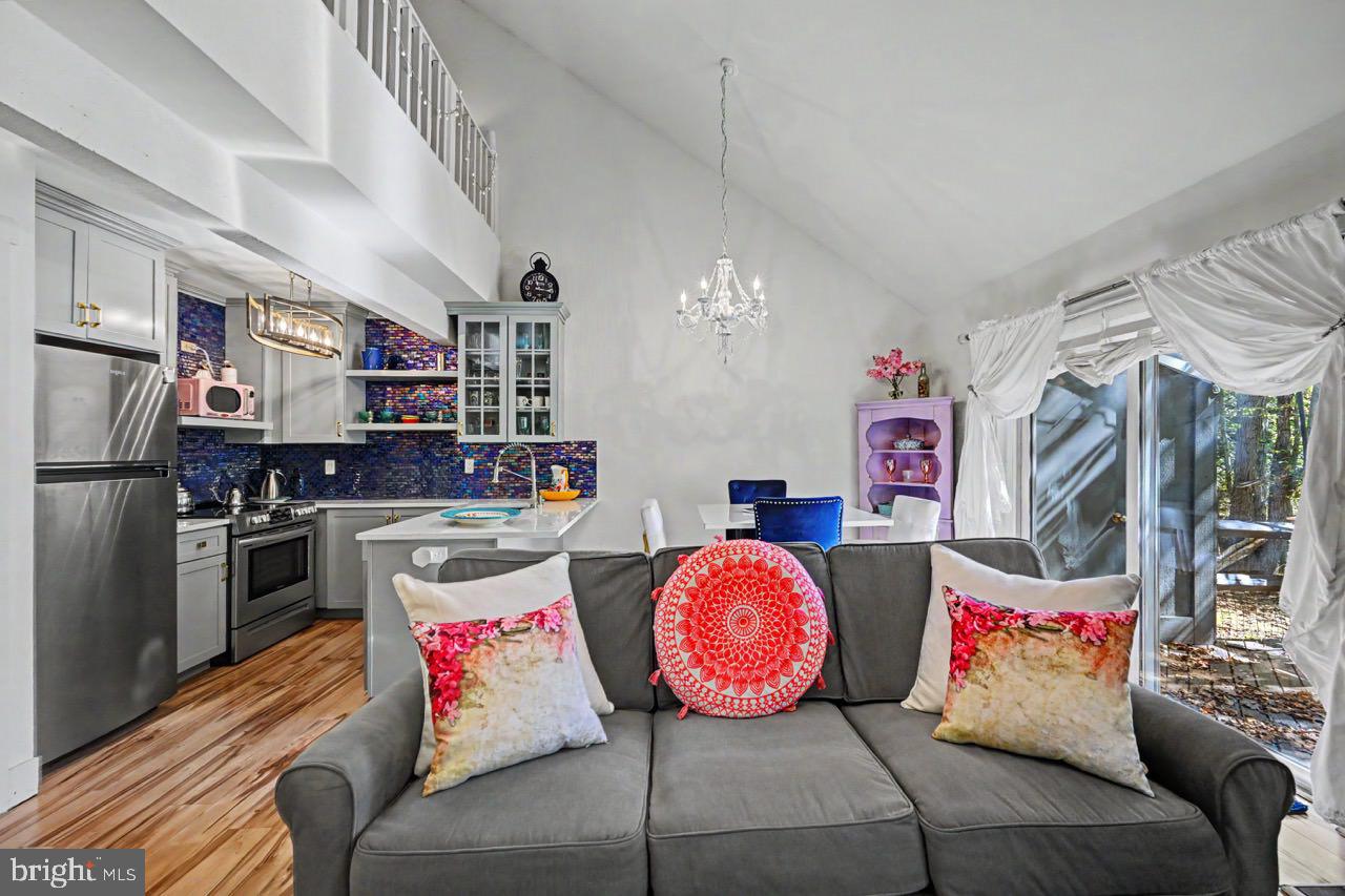 29 Snow Shoe Property Photo 12