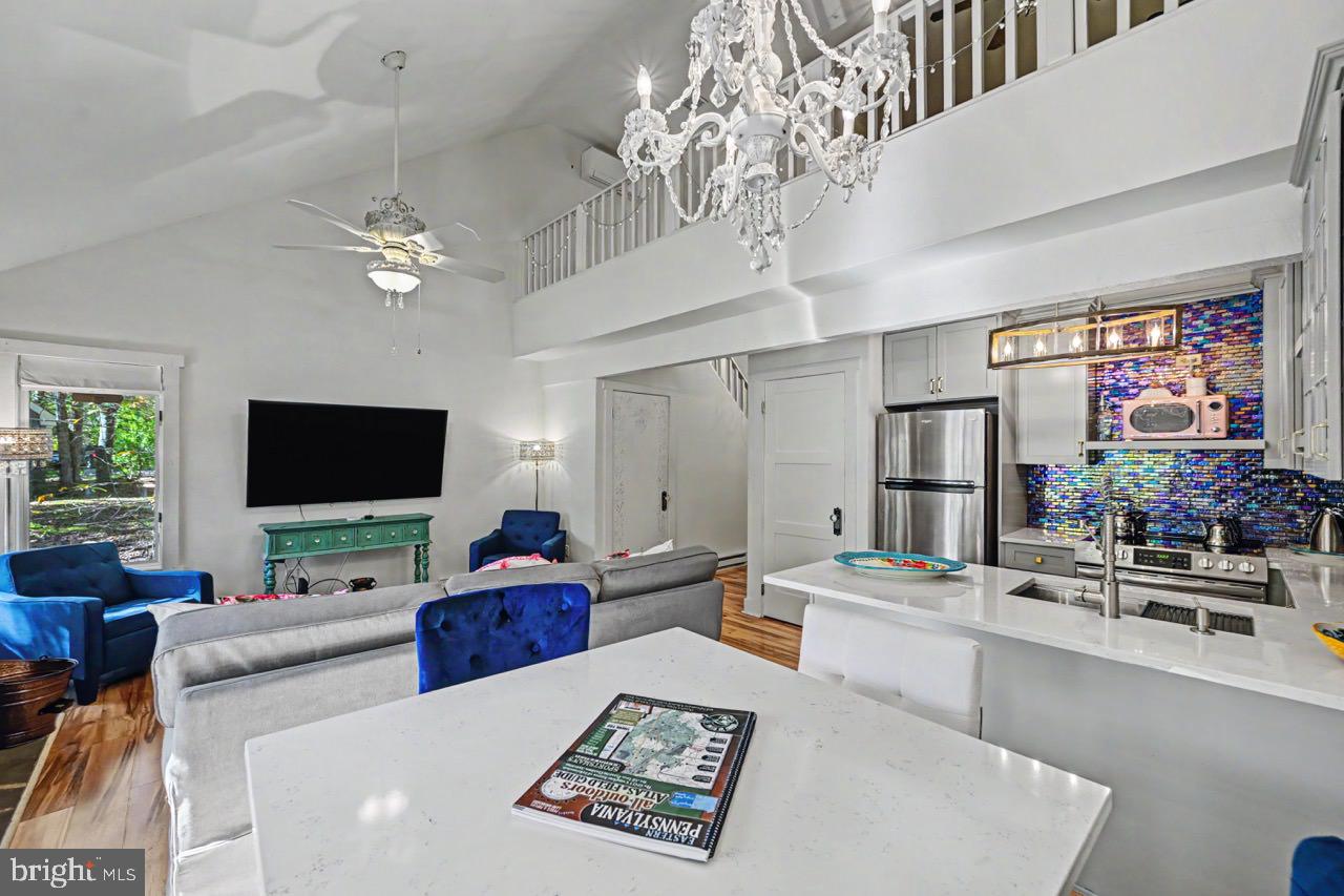 29 Snow Shoe Property Photo 15