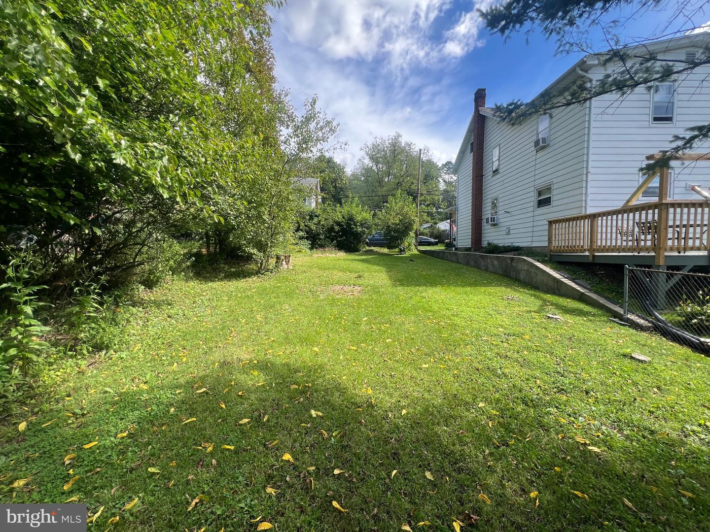 374 Fairview St Property Photo 11