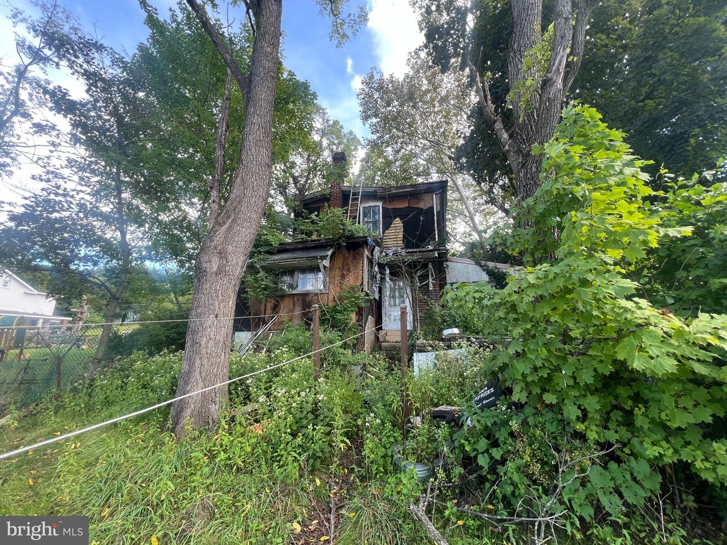 374 Fairview St Property Photo 14