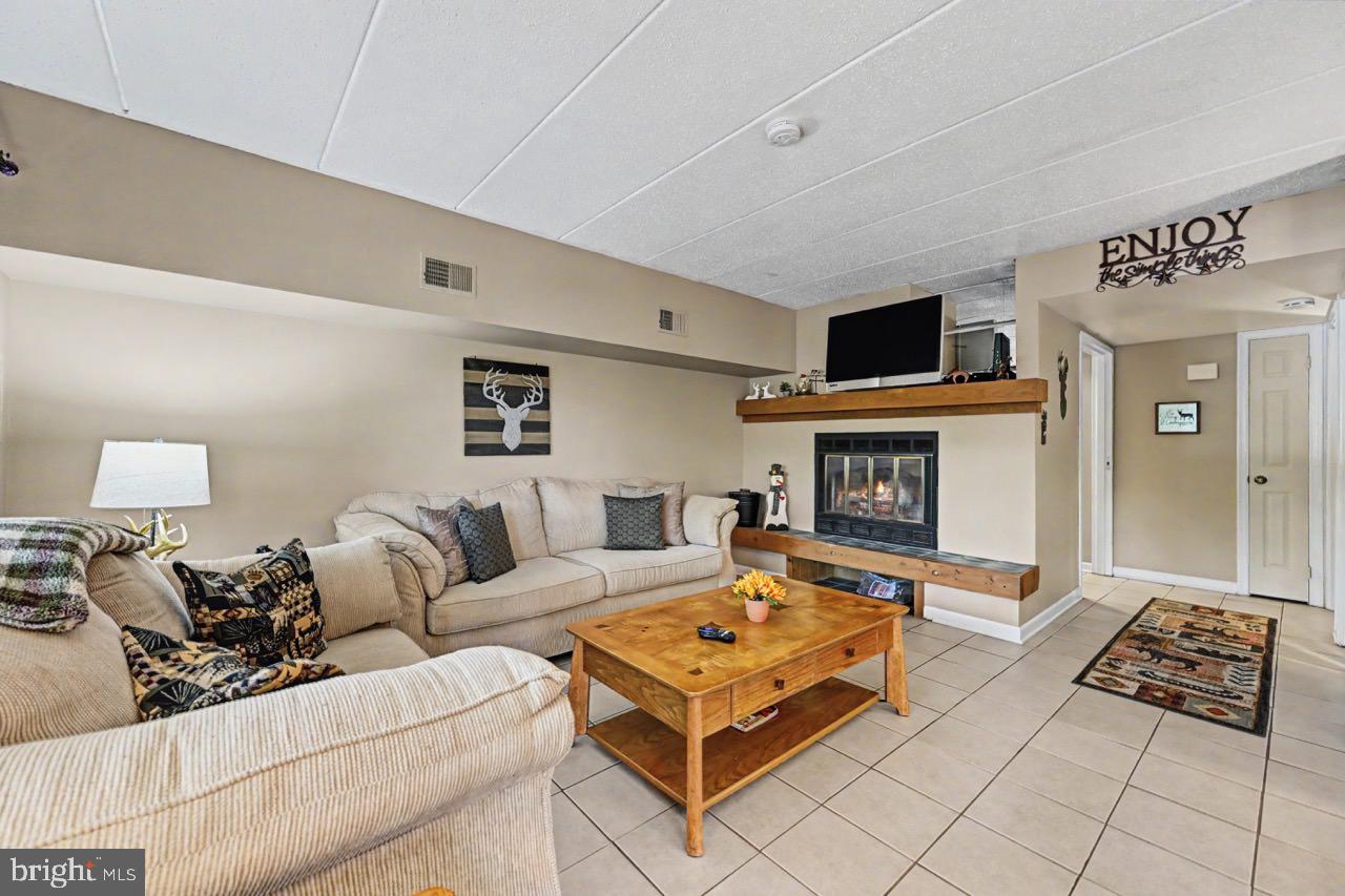 59 Midlake Dr #101 Property Photo 16