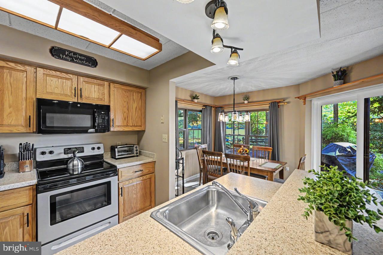 59 Midlake Dr #101 Property Photo 29