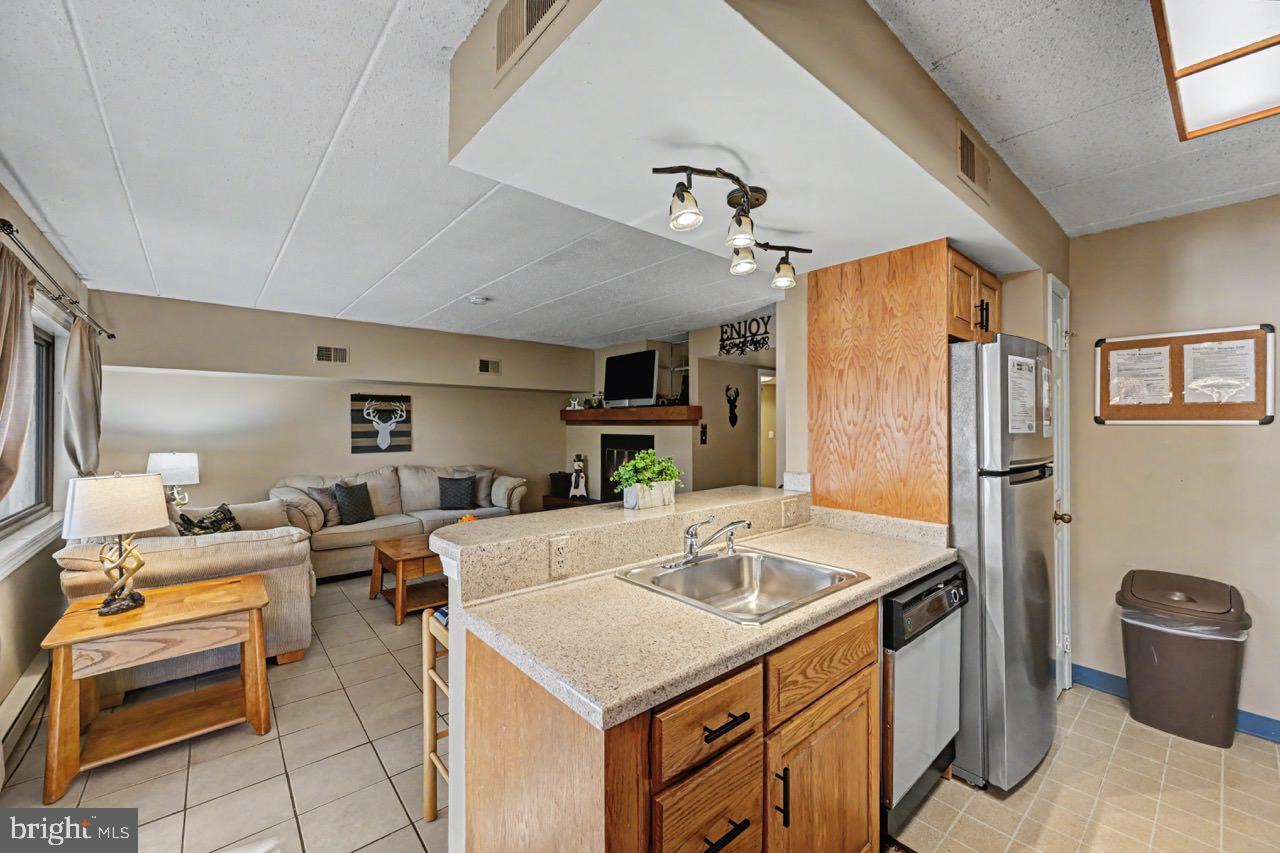 59 Midlake Dr #101 Property Photo 31