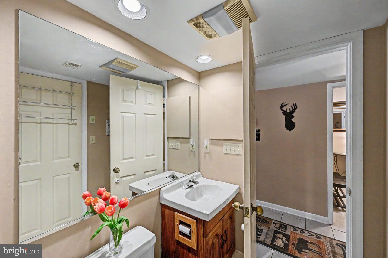 59 Midlake Dr #101 Property Photo 43