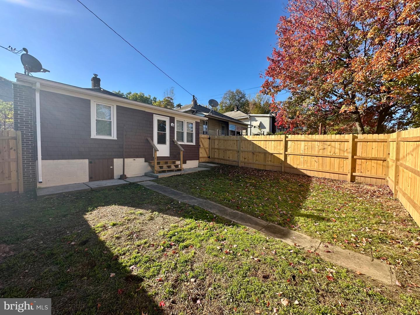 255 Avenue B St Property Photo 5