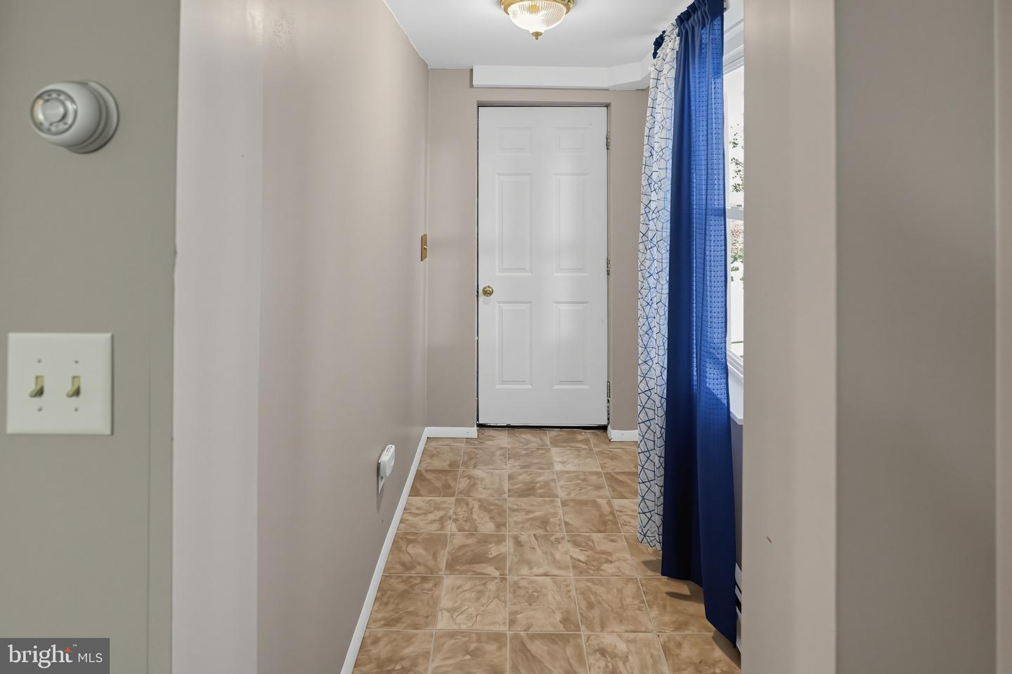 72 E Railroad St Property Photo 21