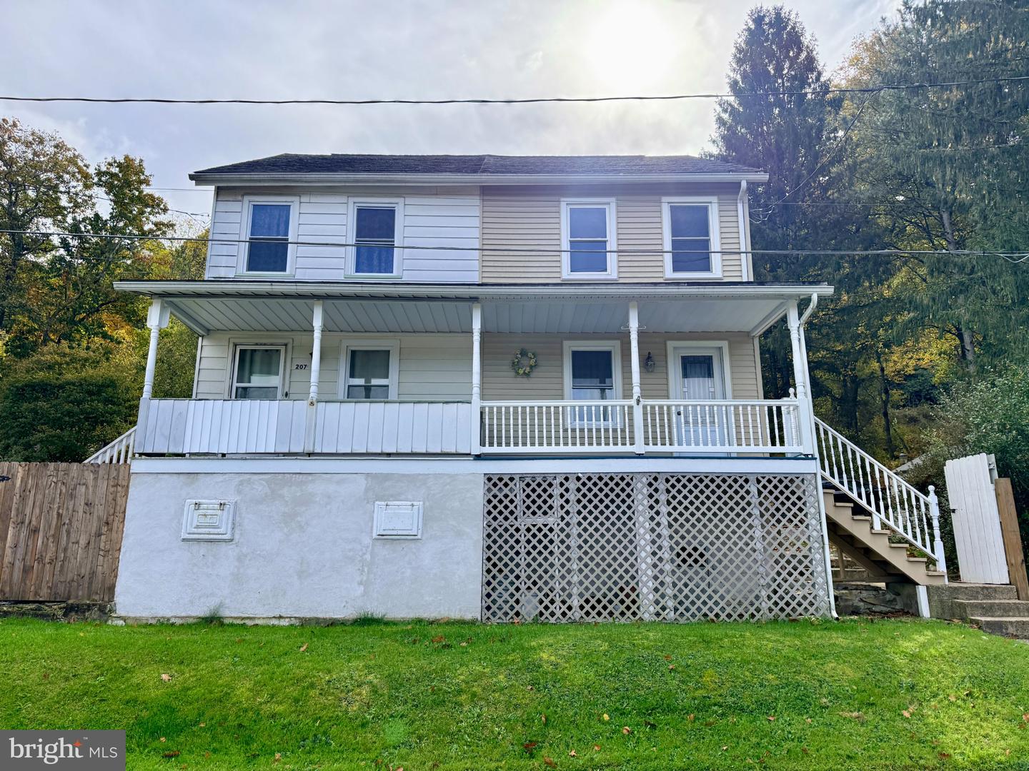 207-209 Yard St Property Photo 2