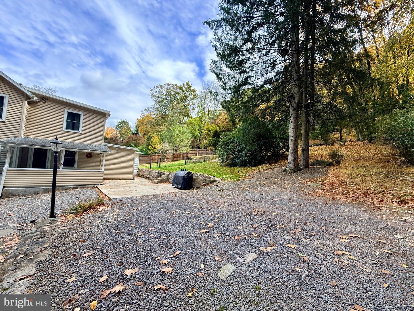 207-209 Yard St Property Photo 9