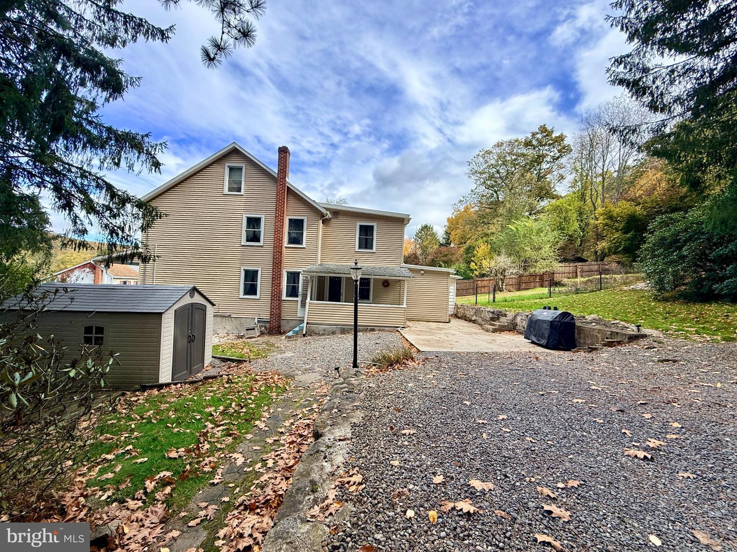 207-209 Yard St Property Photo 10