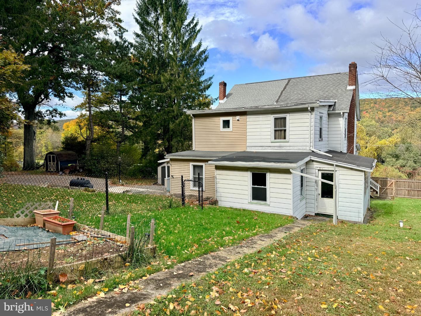 207-209 Yard St Property Photo 17