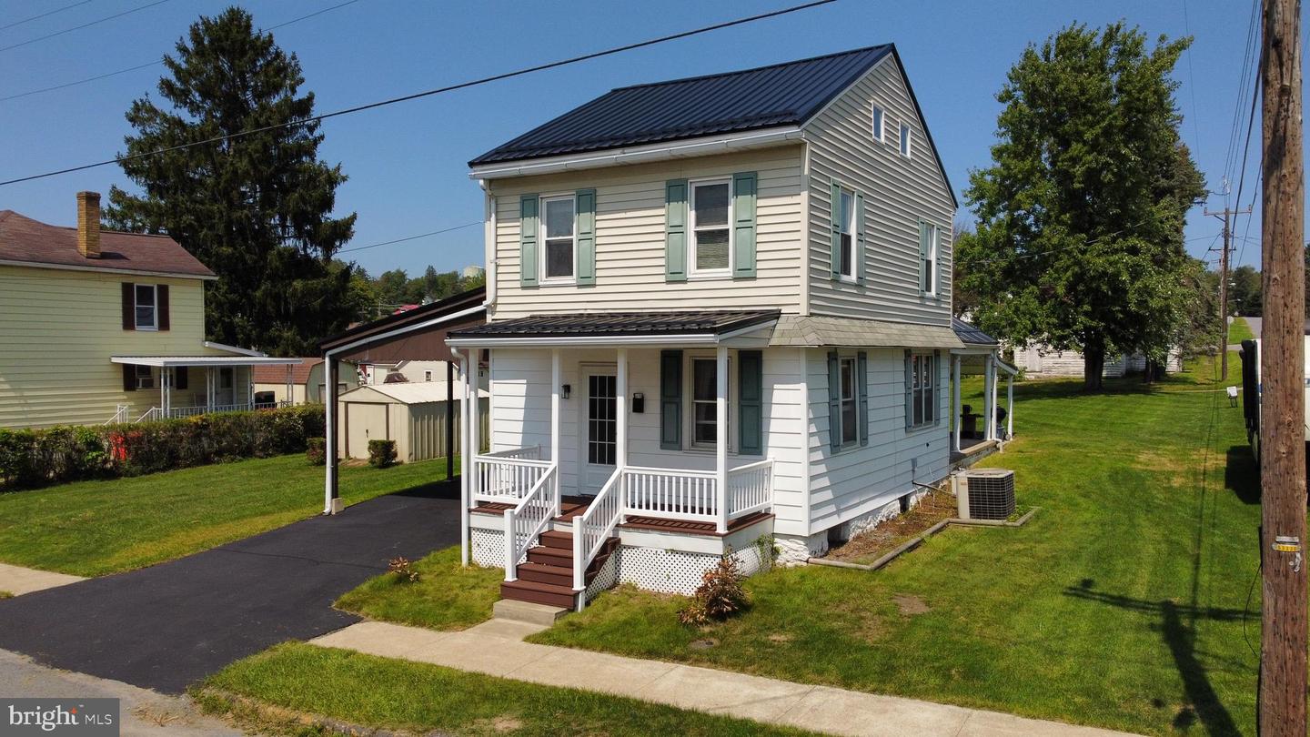 600 Clara St Property Photo