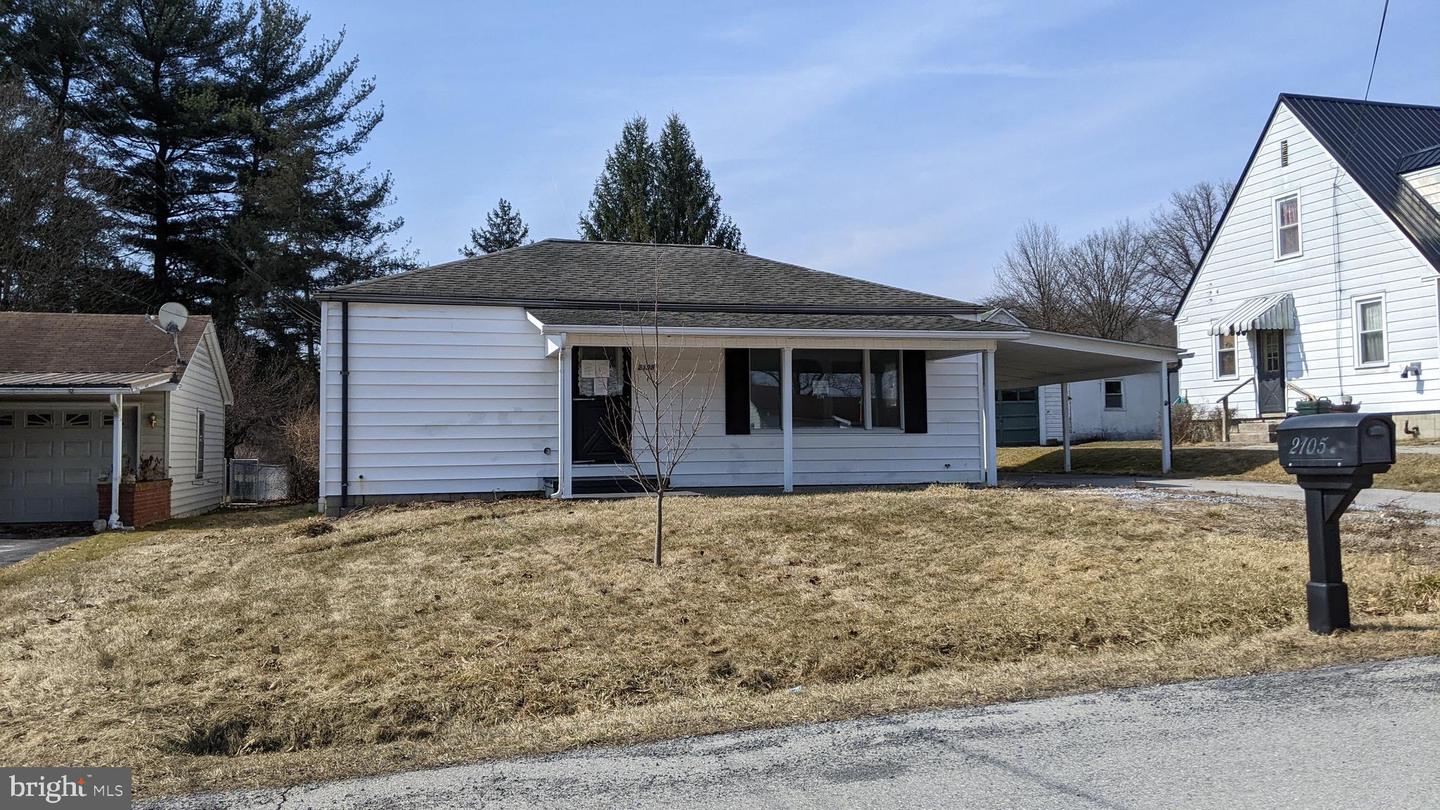 2105 Highview Rd Property Photo