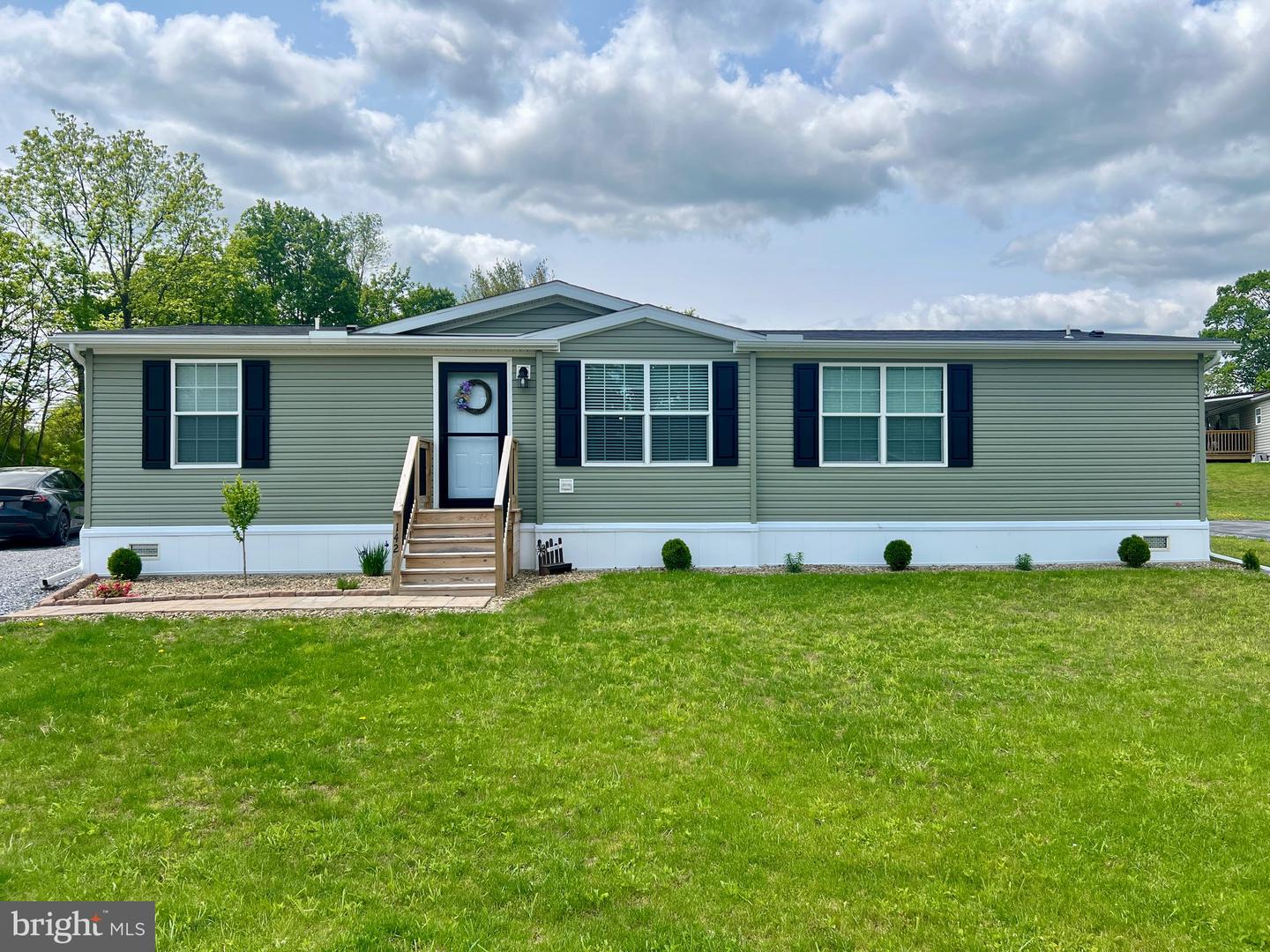 142 Meadow Lane Property Photo 1