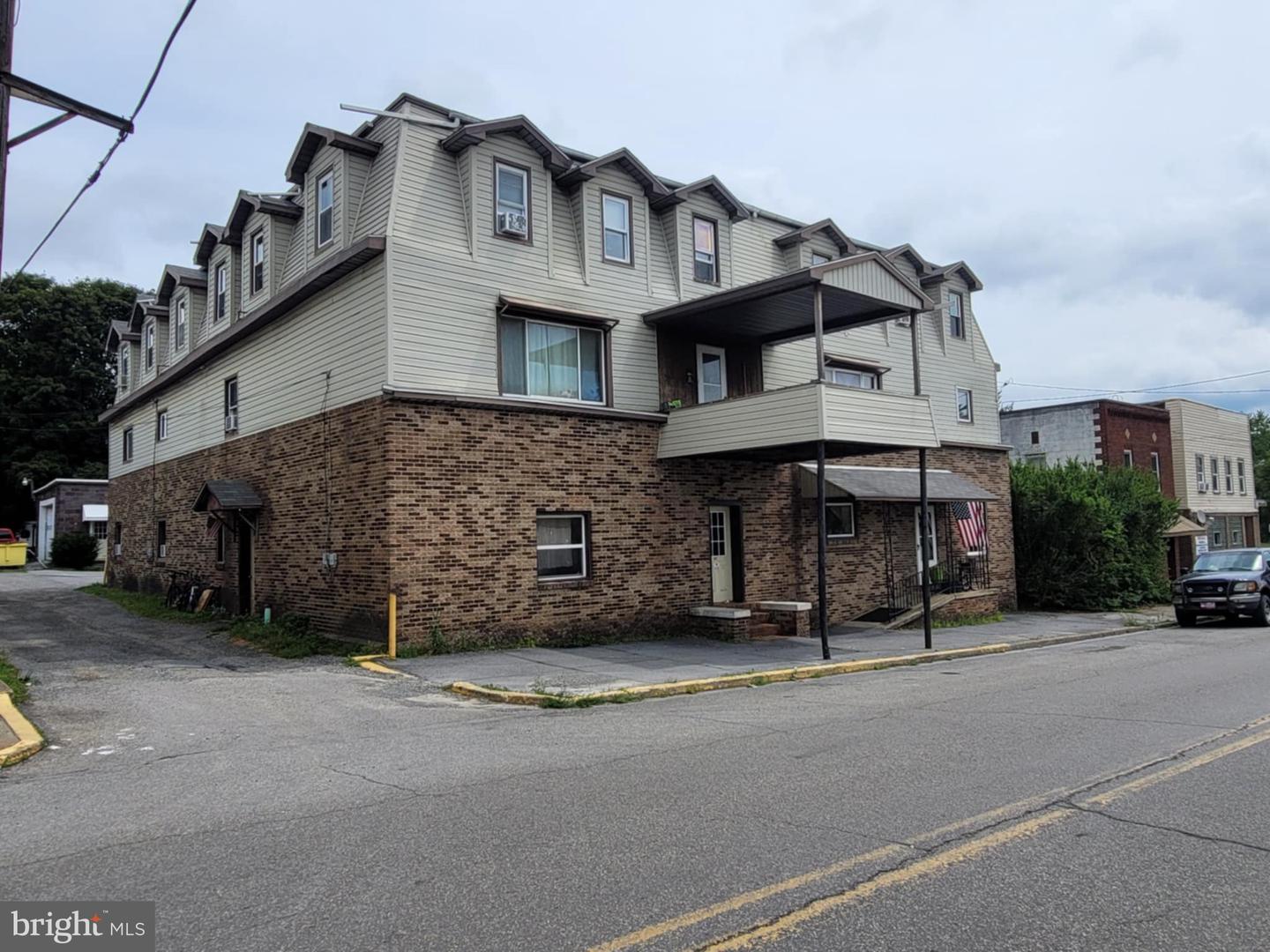 132 Curtin Street Property Photo 1