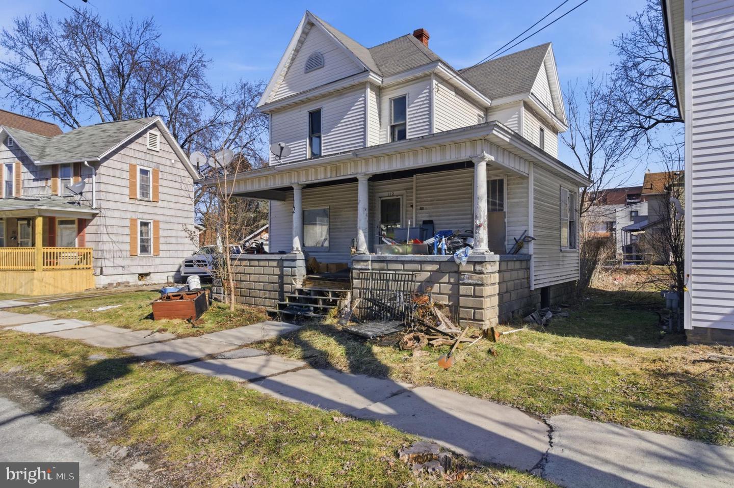 112 W Weber Ave Property Photo 1