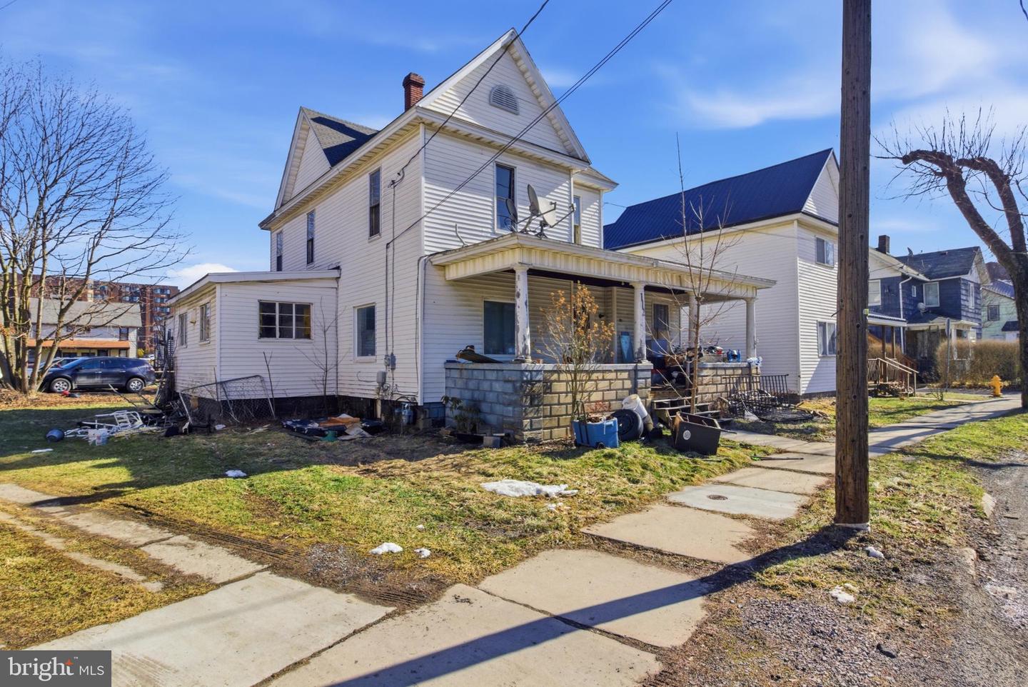 112 W Weber Ave Property Photo 2