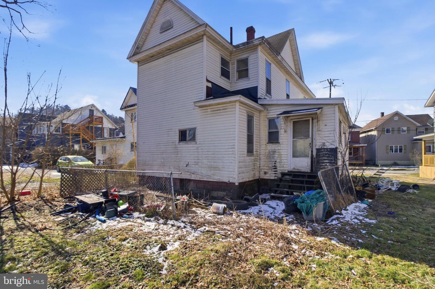 112 W Weber Ave Property Photo 3