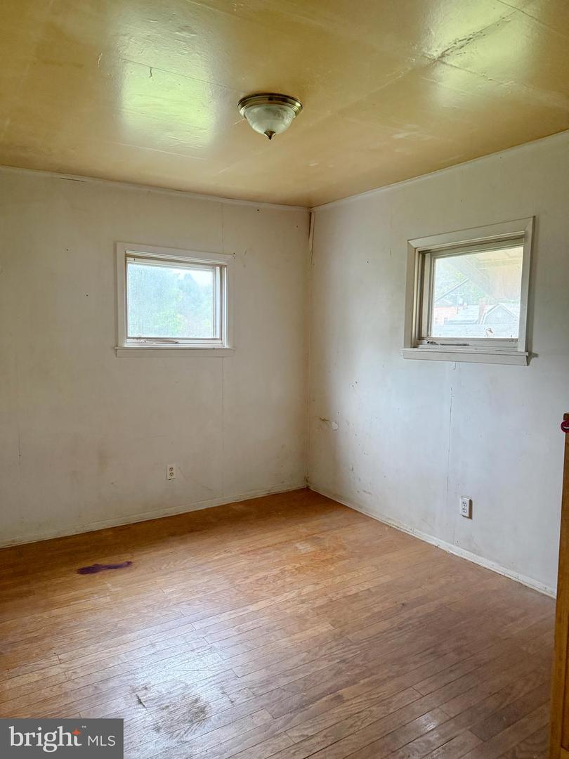 913 Cooper Ave Property Photo 14