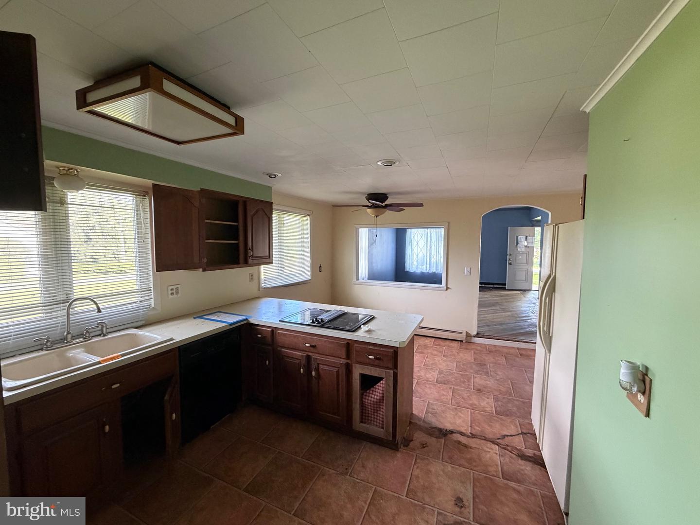 320 Telcott St Property Photo 8