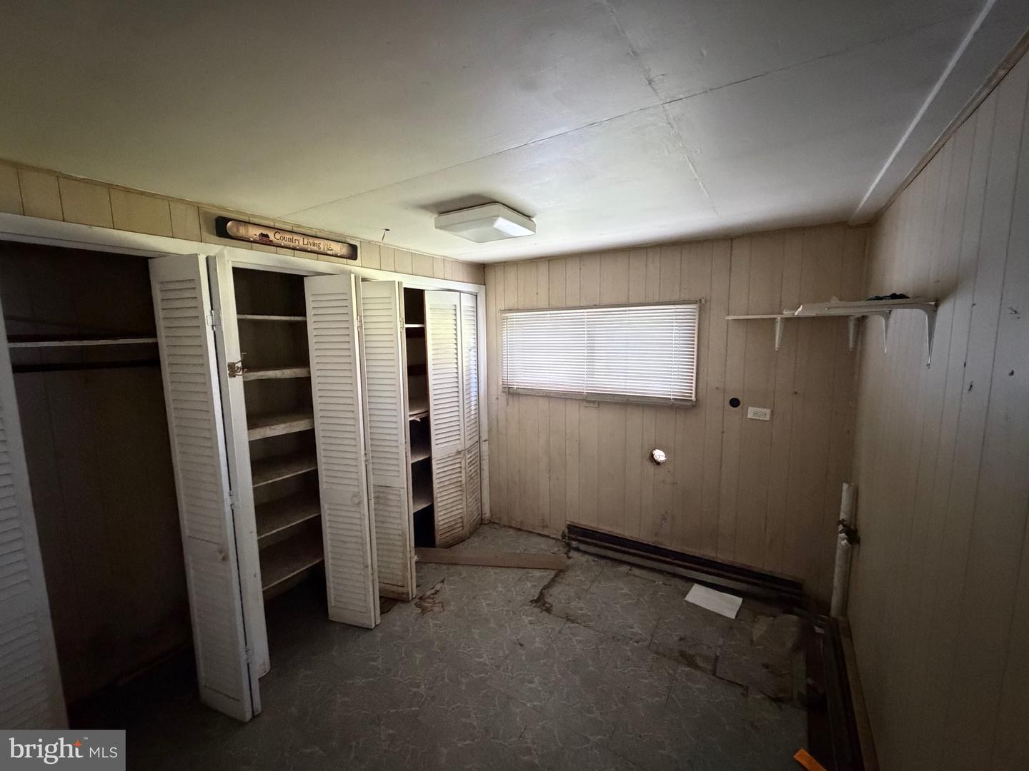 320 Telcott St Property Photo 9