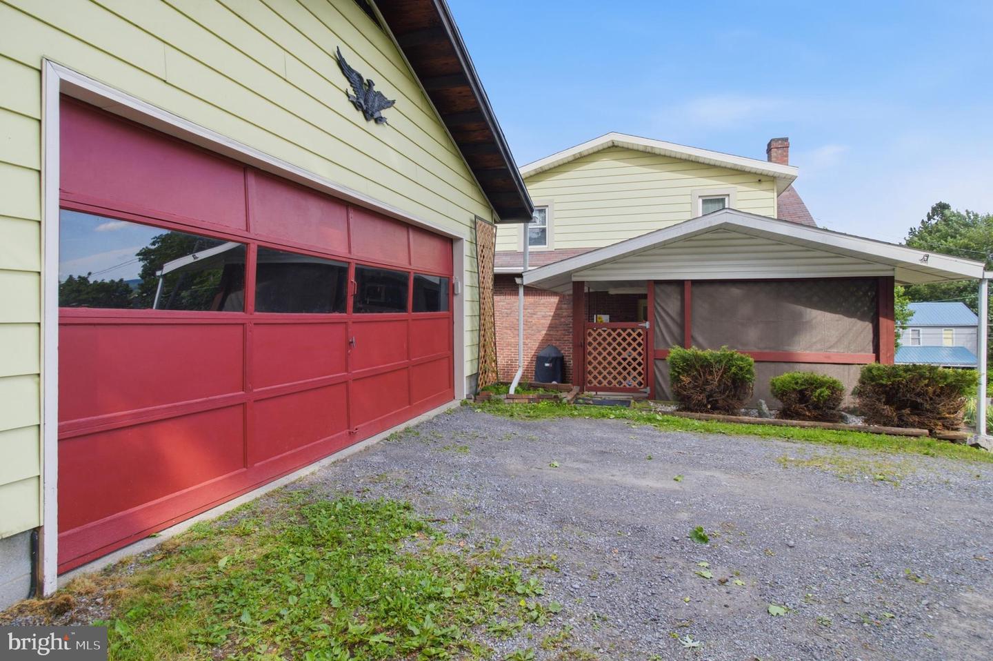 206 Elizabeth St Property Photo 9