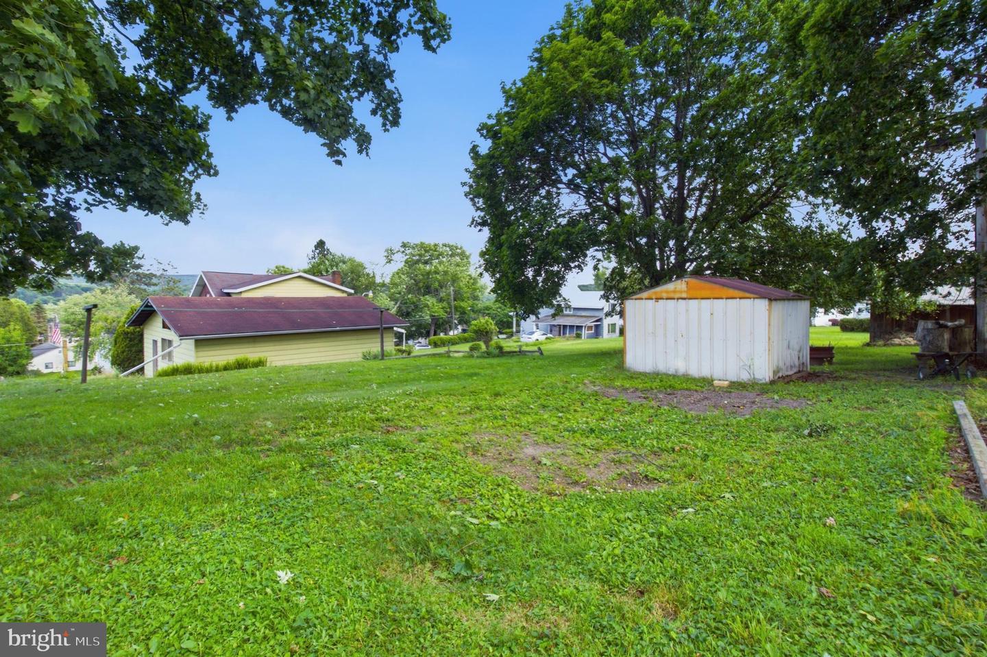 206 Elizabeth St Property Photo 12