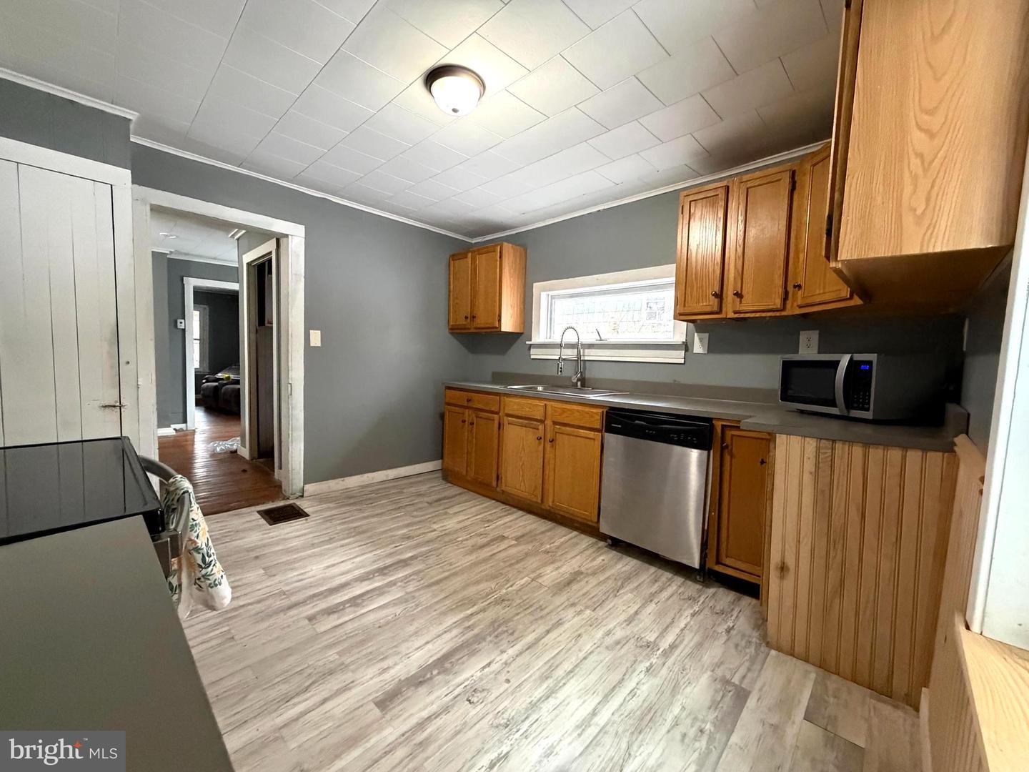 1356 Main St Property Photo 3