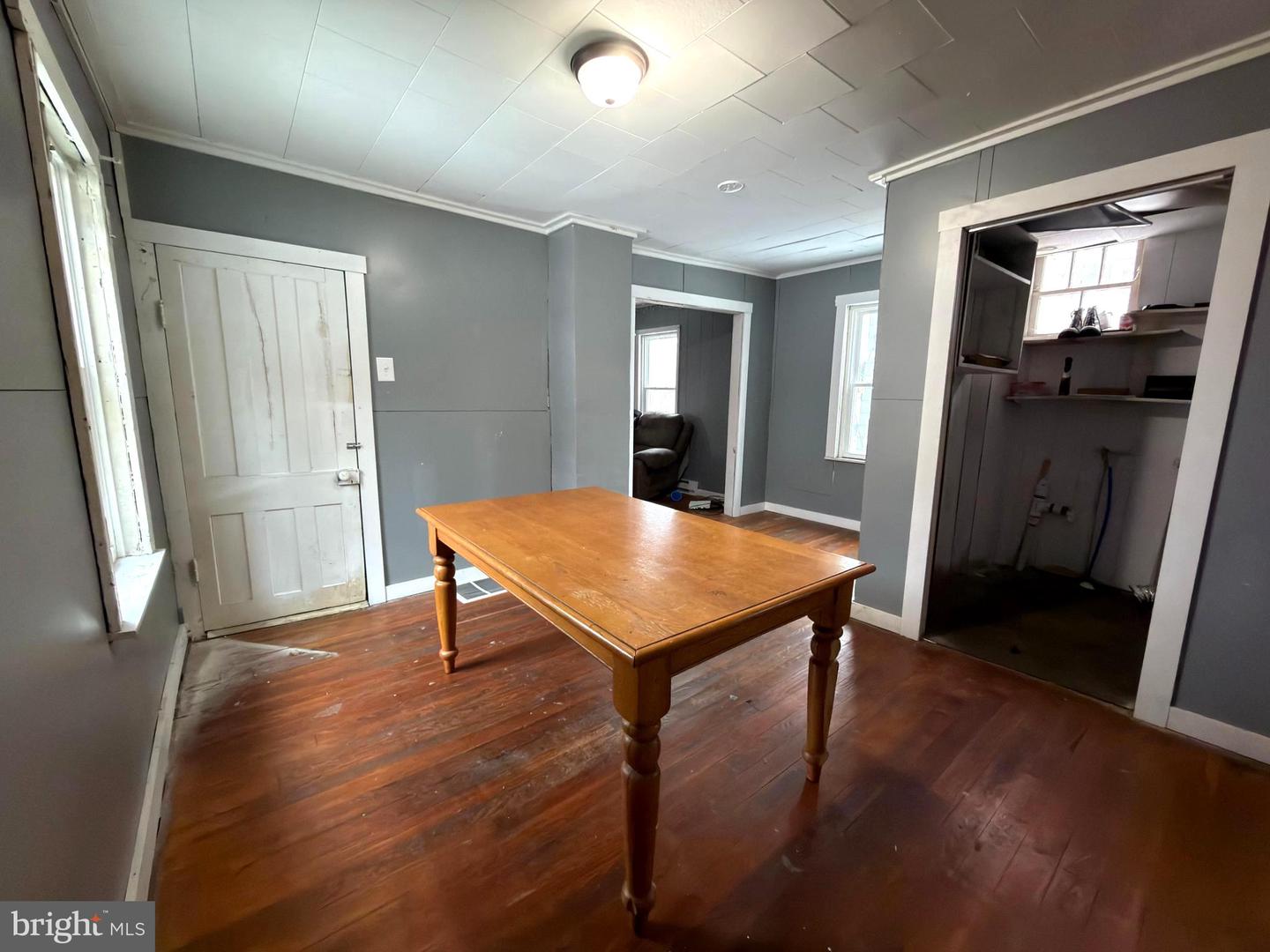 1356 Main St Property Photo 5