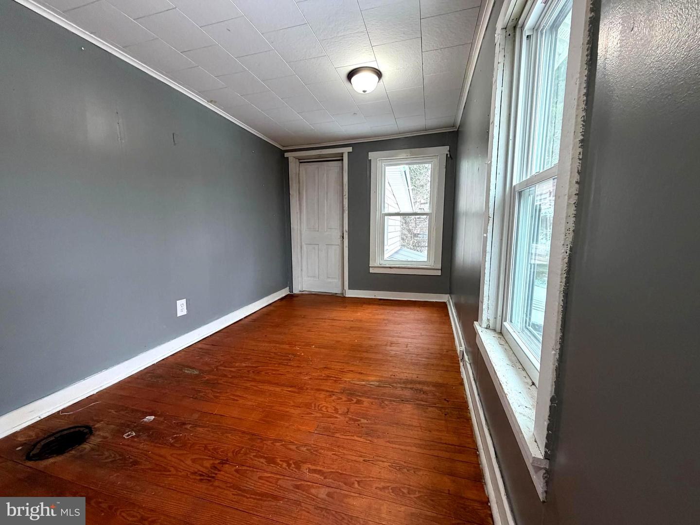 1356 Main St Property Photo 7