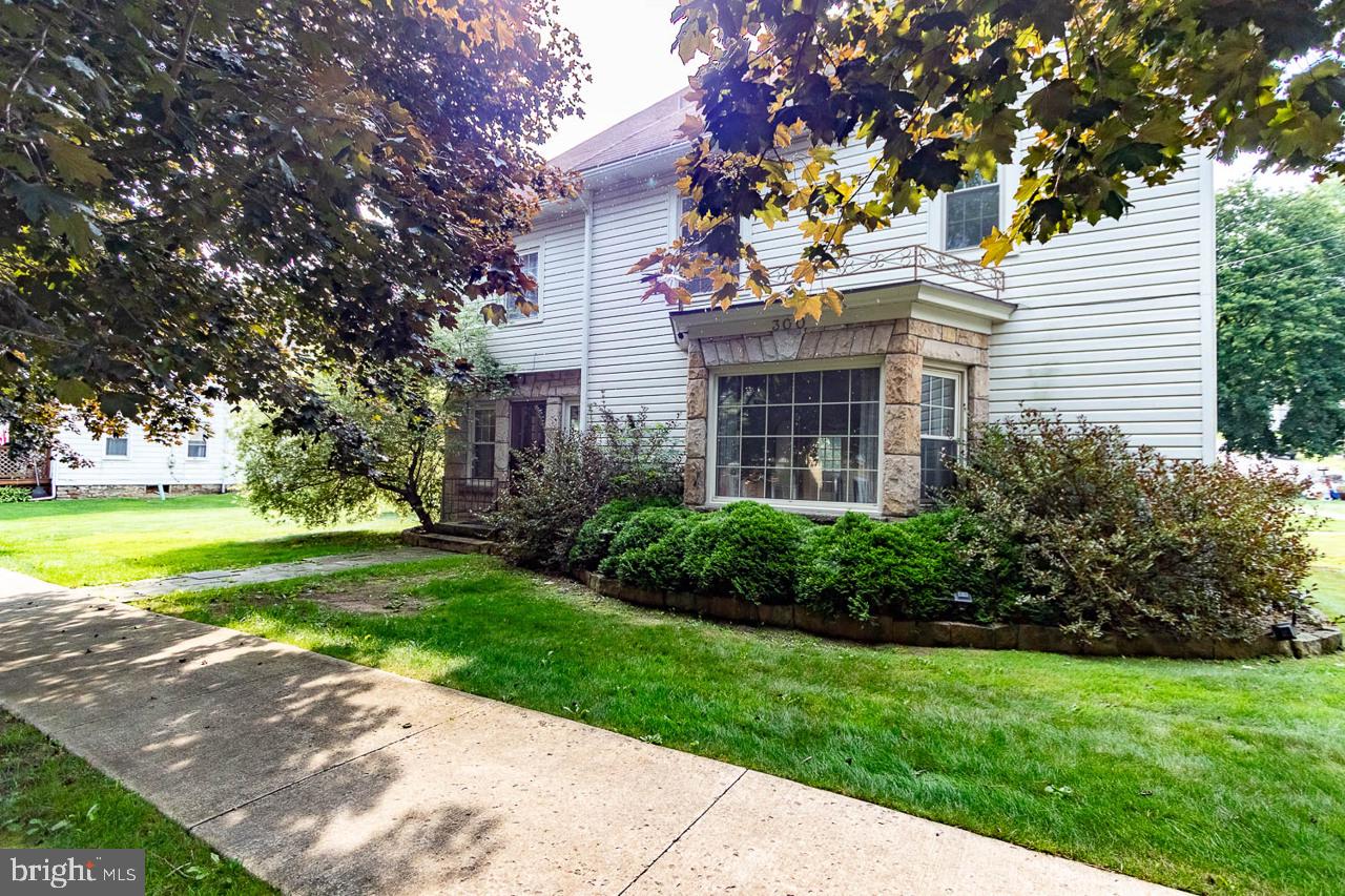 300 Lingle St Property Photo 1