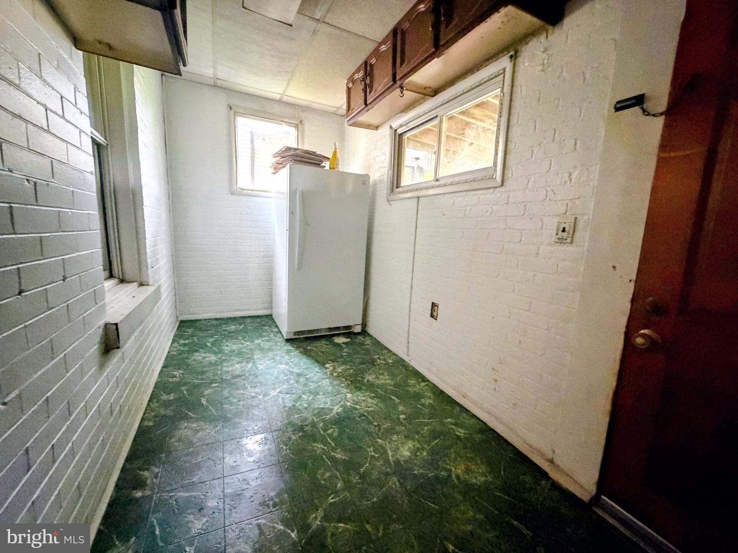425 W Pine St Property Photo 9