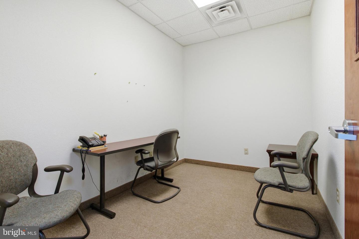 241 E Market St Property Photo 42