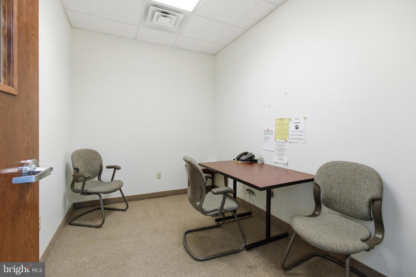 241 E Market St Property Photo 43