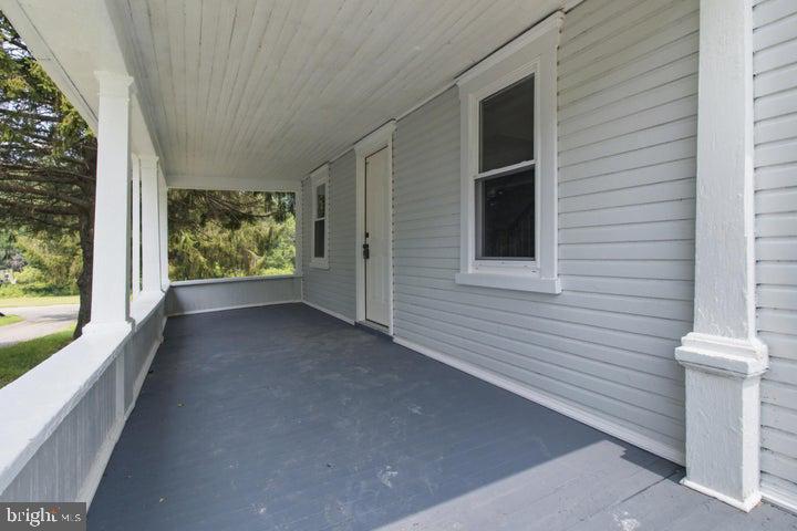 357 Spring St Property Photo 3