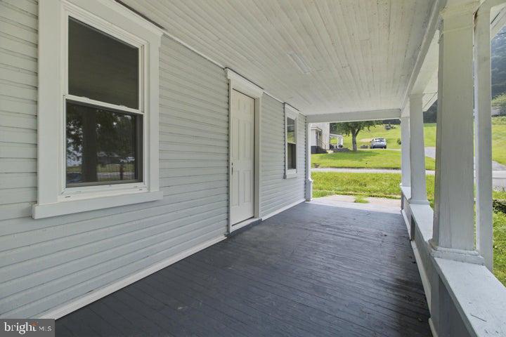 357 Spring St Property Photo 4