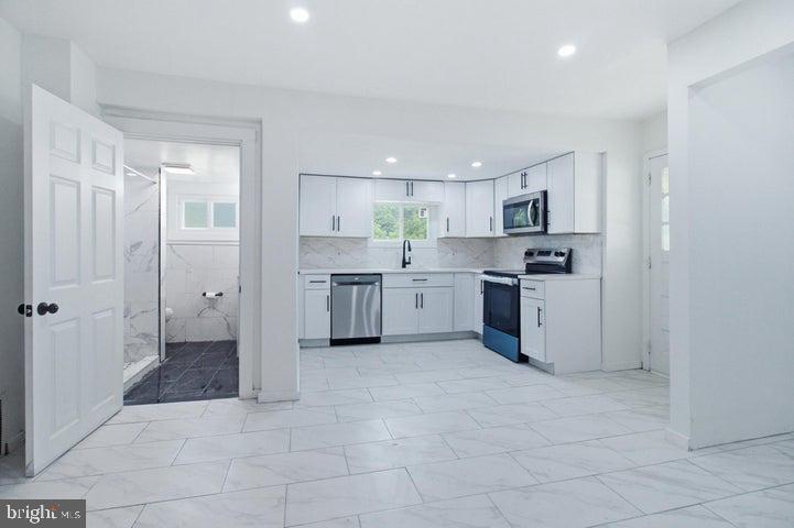 357 Spring St Property Photo 12