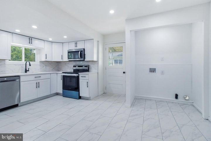 357 Spring St Property Photo 13