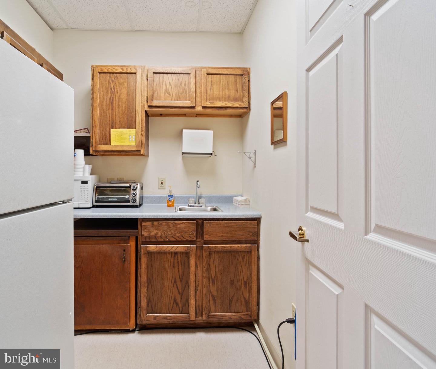 900 Leonard St Property Photo 11