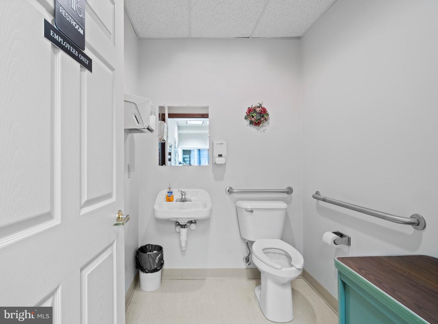 900 Leonard St Property Photo 13