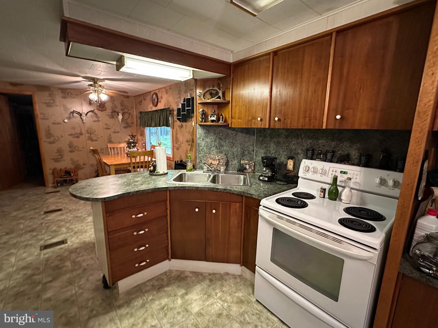 PACD2045536 Property Photo 13